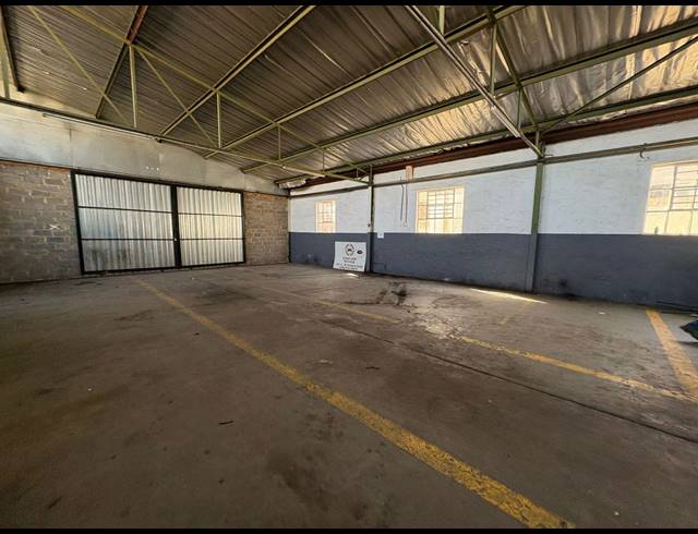 360M² WAREHOUSE TO LET IN INDUSTRIA NORTH